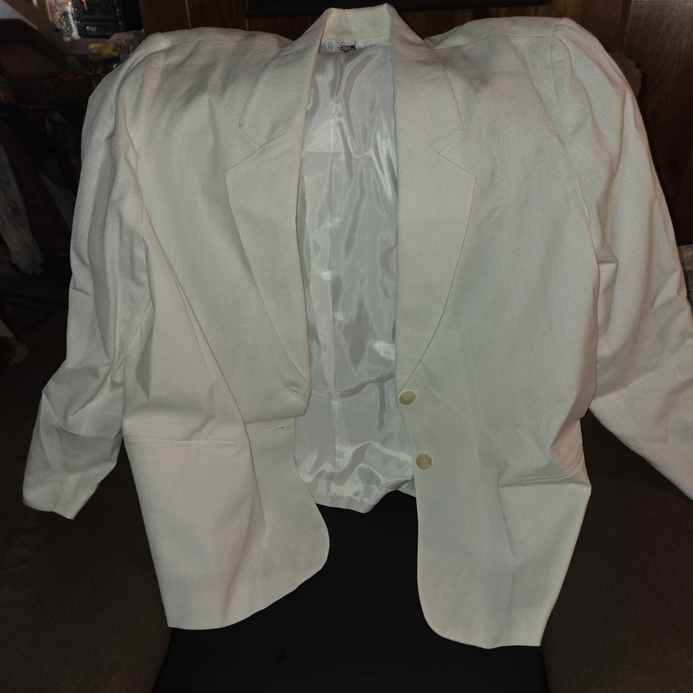 Requirements Cream Blazer